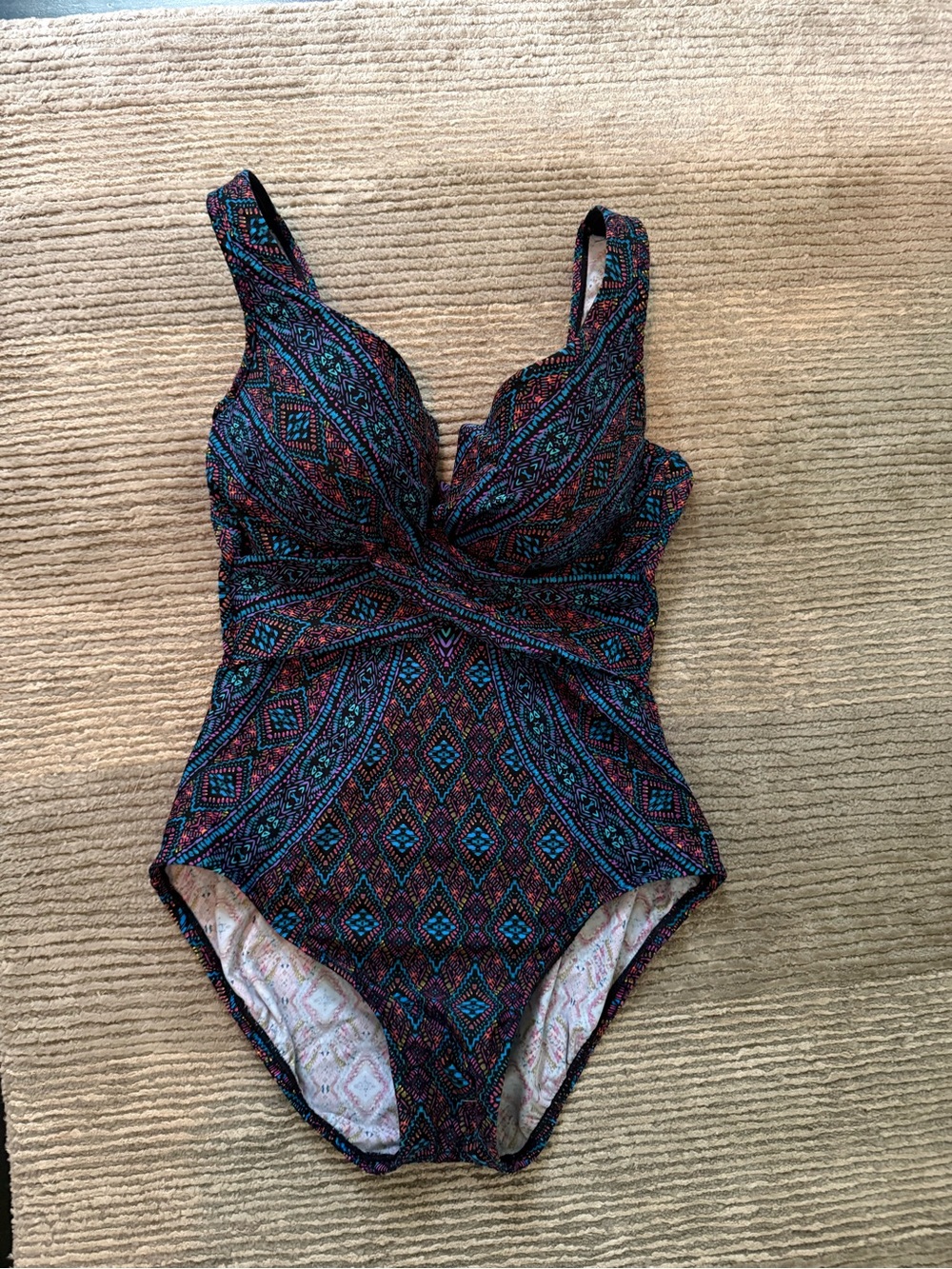 Miraclesuit Size 10 EUC Twisted Front One-Piece Swimsuit Padded Full Coverage